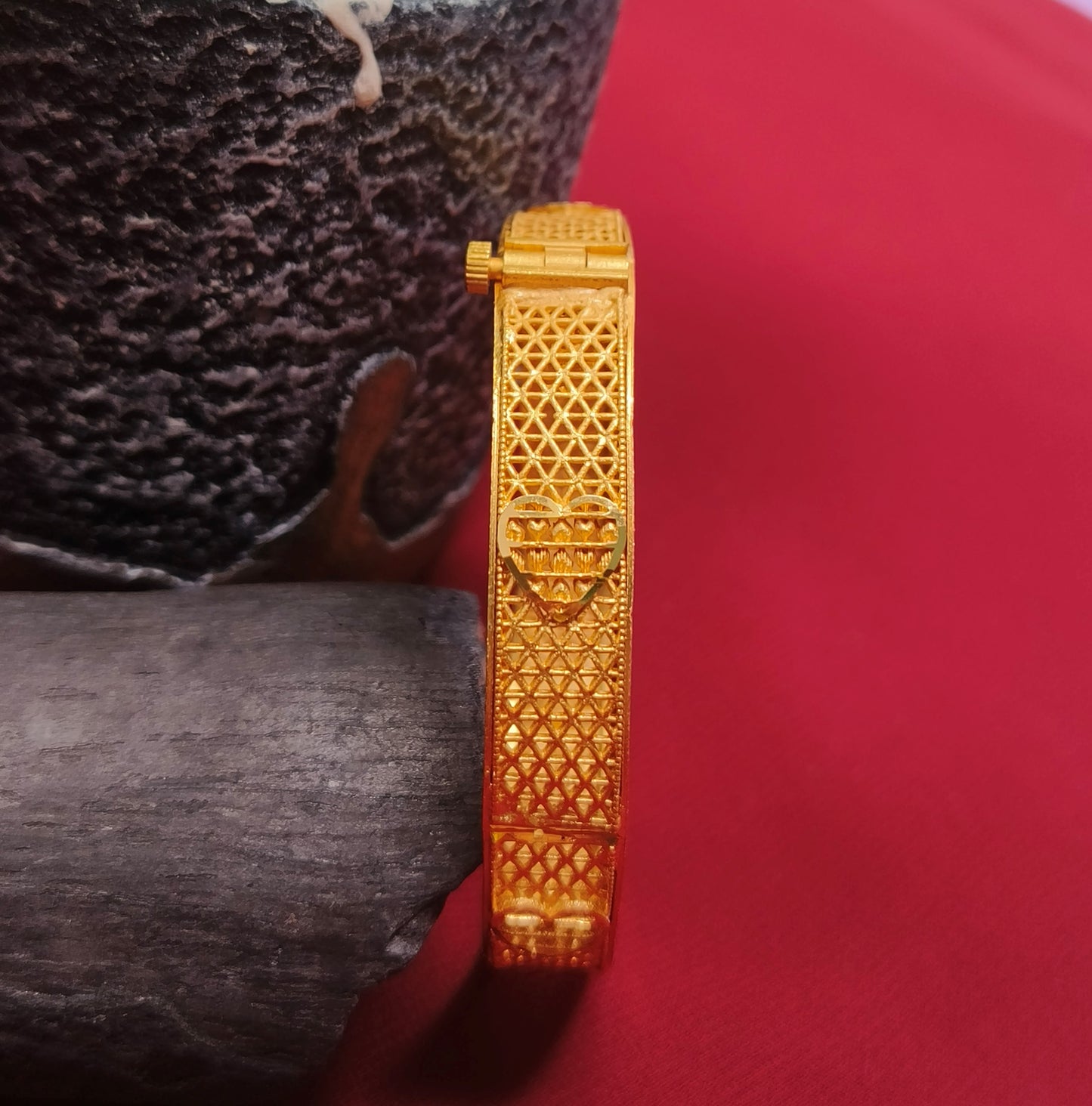 Goldplated Screw Bangle