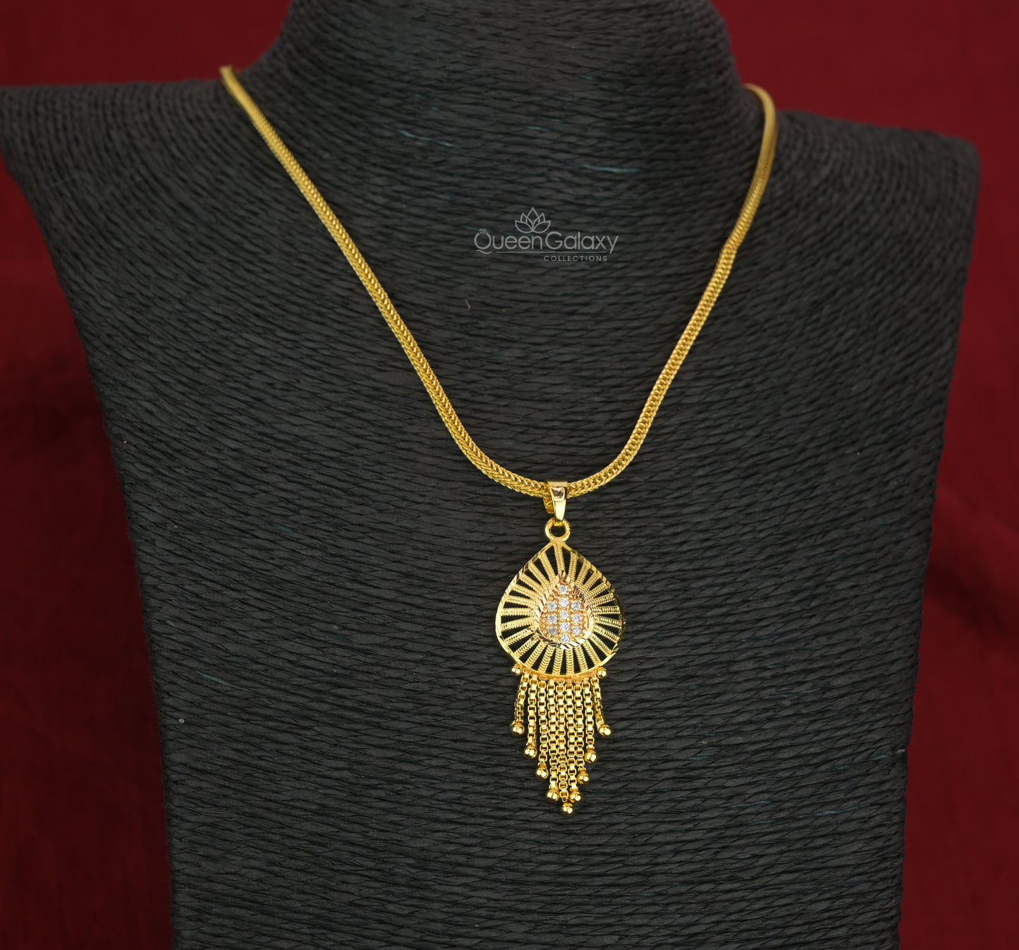Goldplated Chain With Pendant