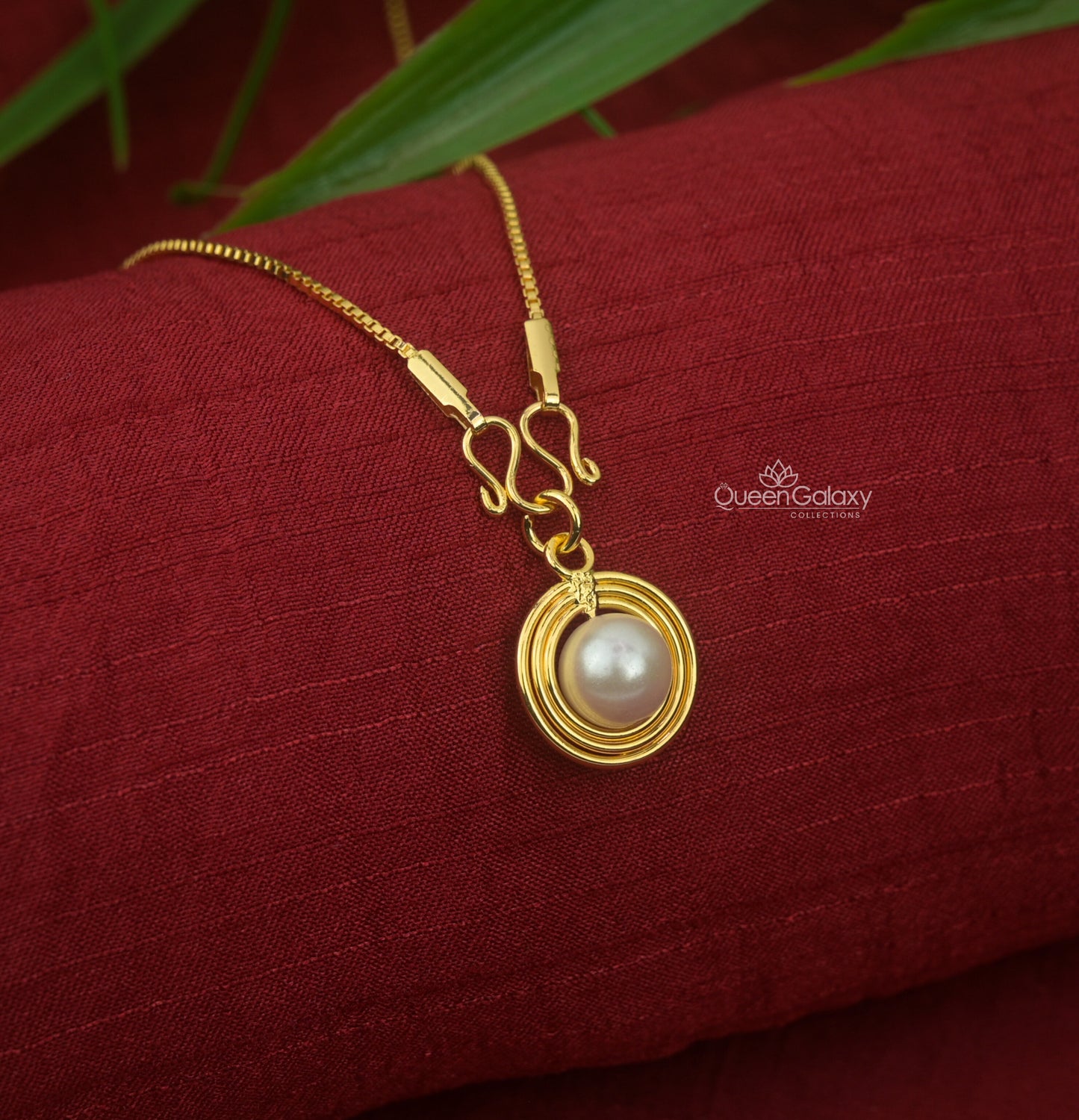Goldplated Chain With Pendant