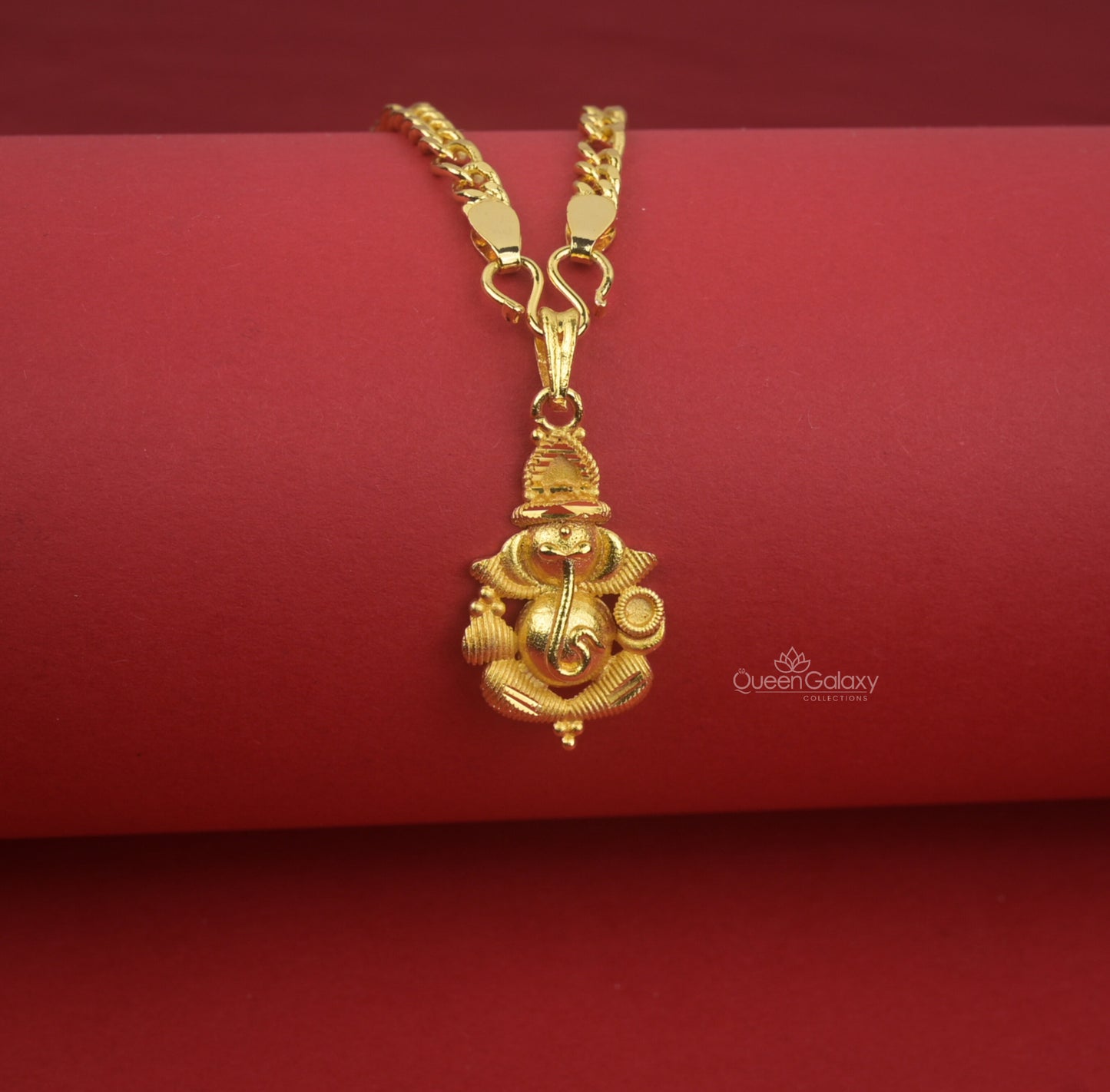 Goldplated Chain With Pendant