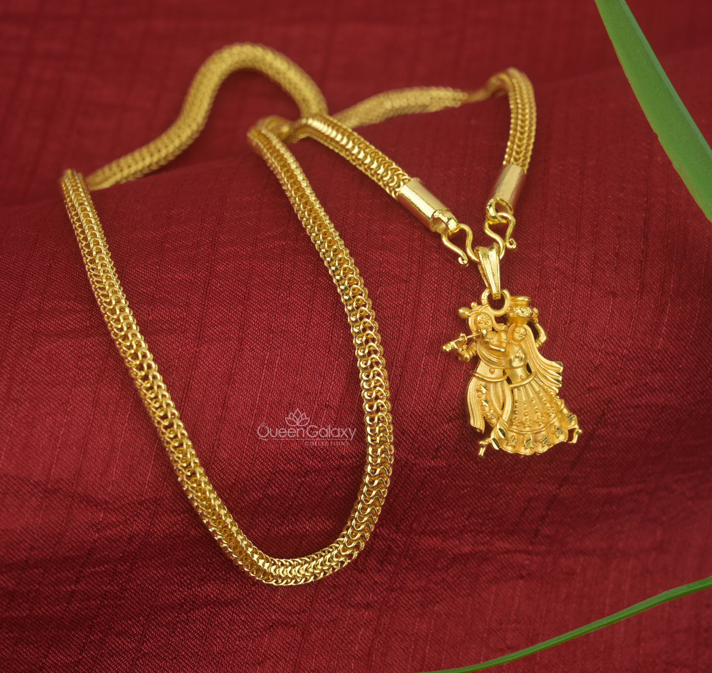 Goldplated Chain With Pendant