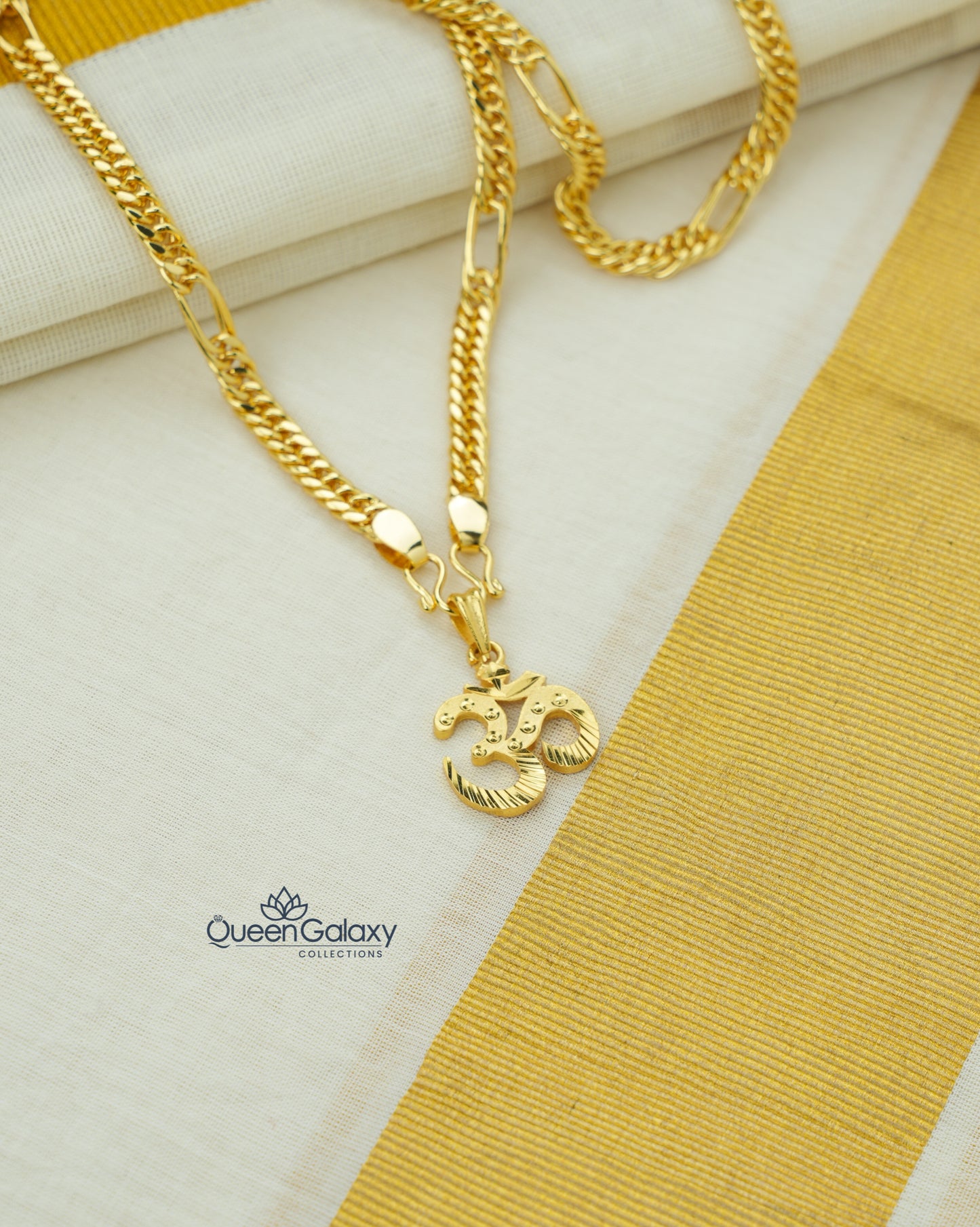 Goldplated Chain With Pendant