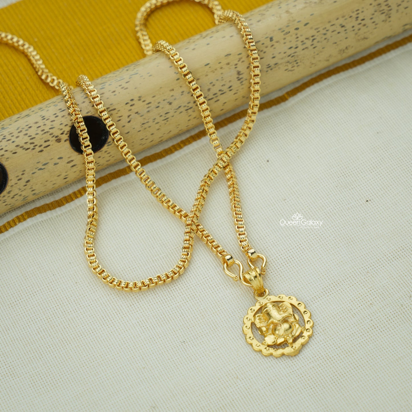 Gold plated box chain with Ganesha pendant – Queen Galaxy Collections