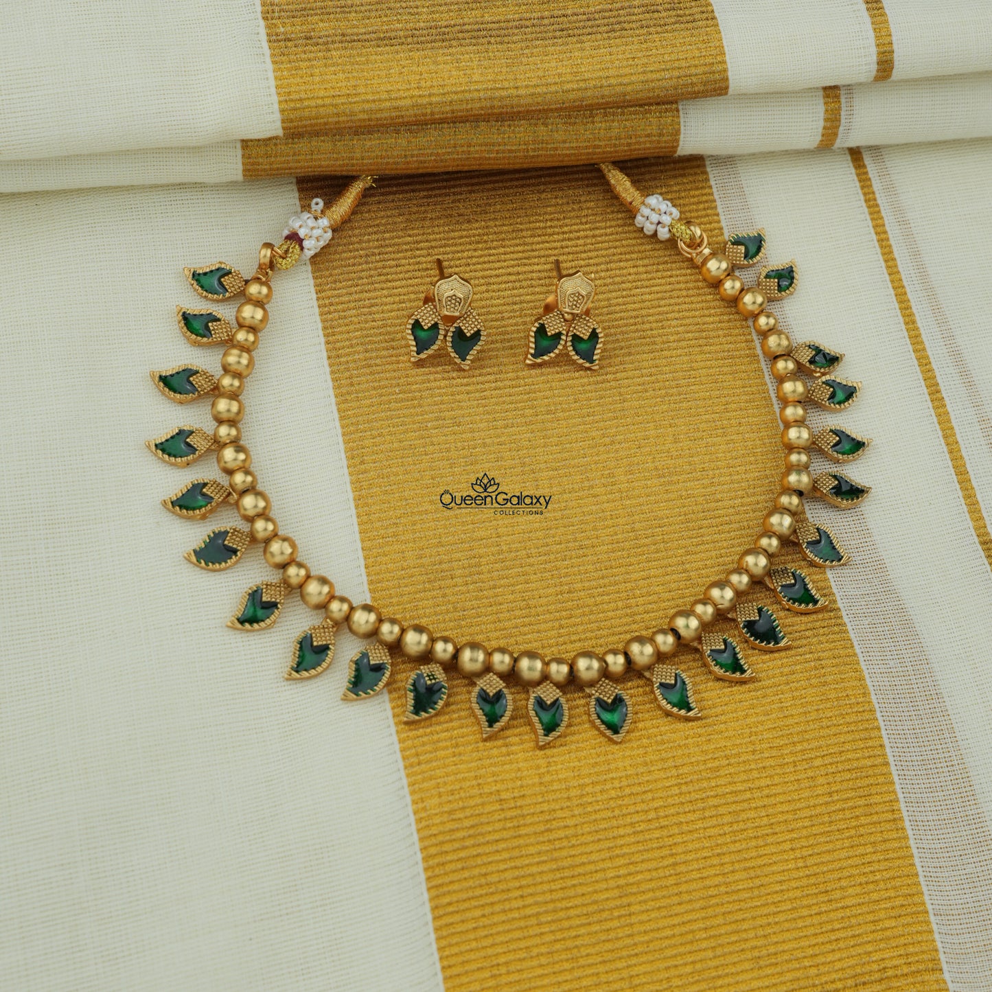 Antique Necklace With Stud