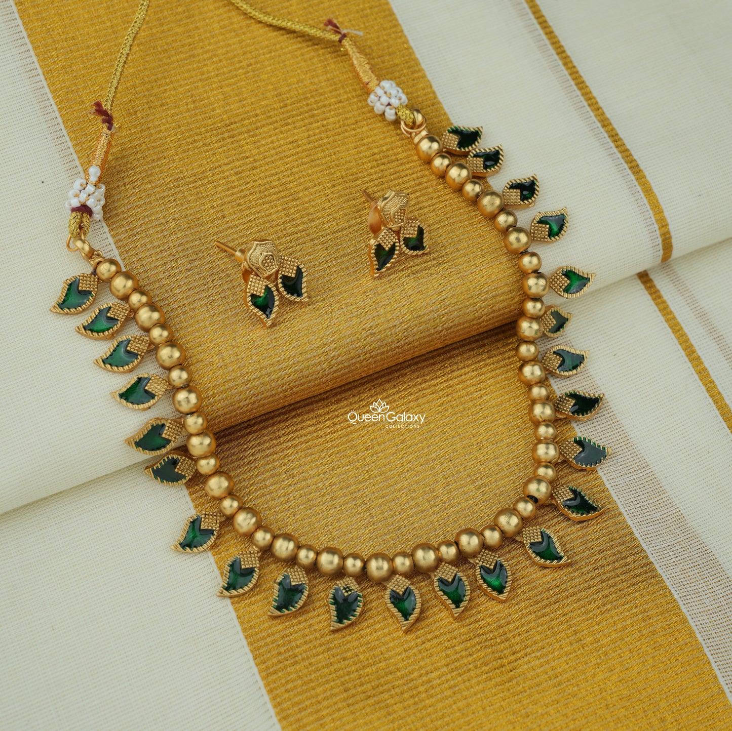 Antique Necklace With Stud