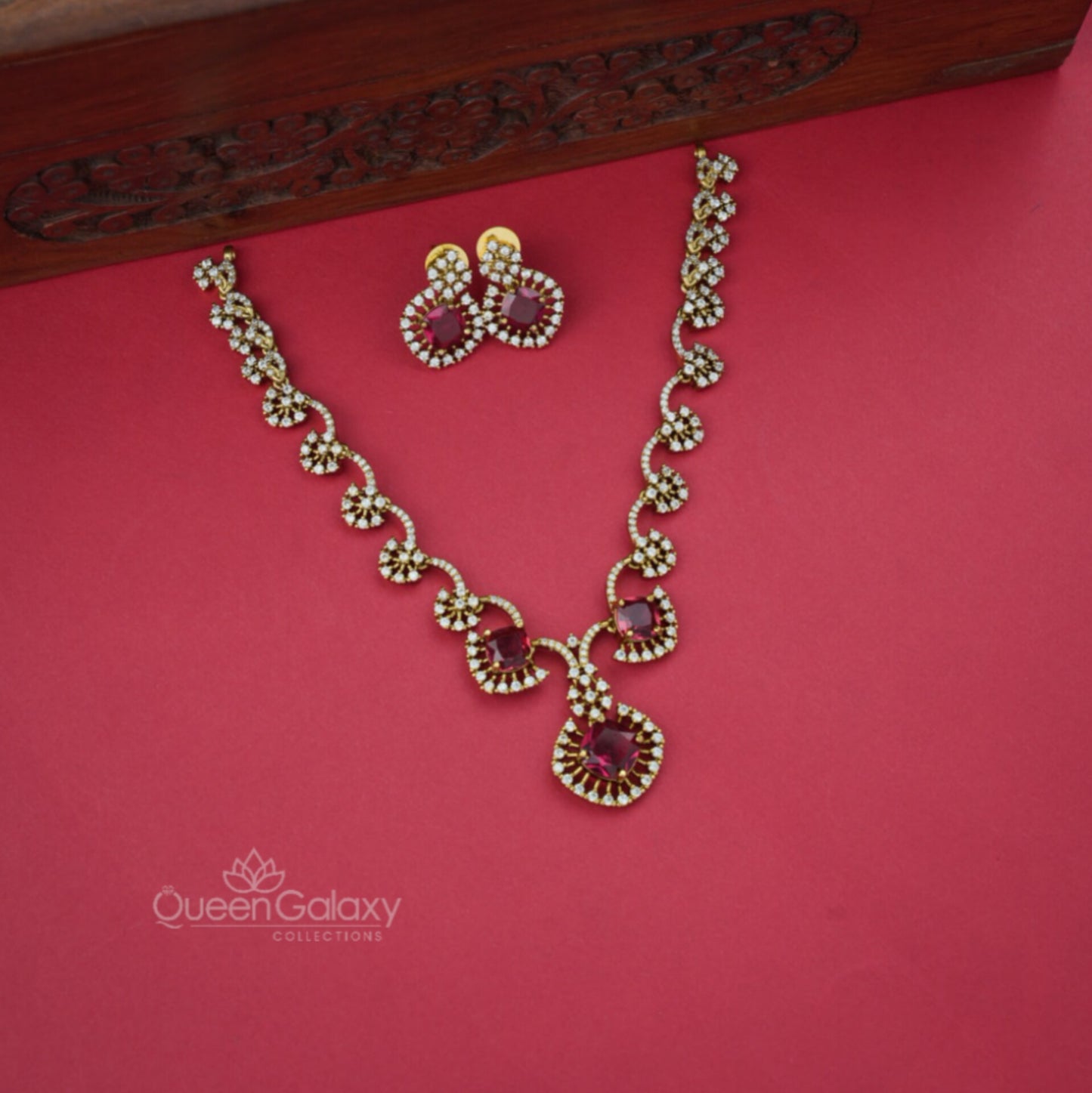 Antique AD Stone Necklace With Earrings