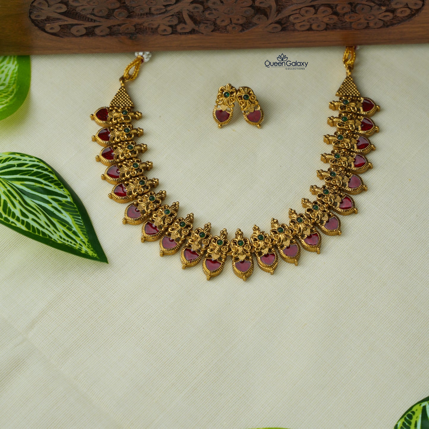Antique Palakka Necklace With Stud