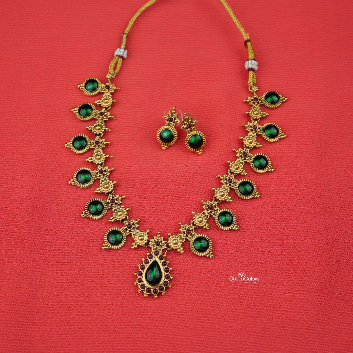 Antique Palakka Necklace with Stud