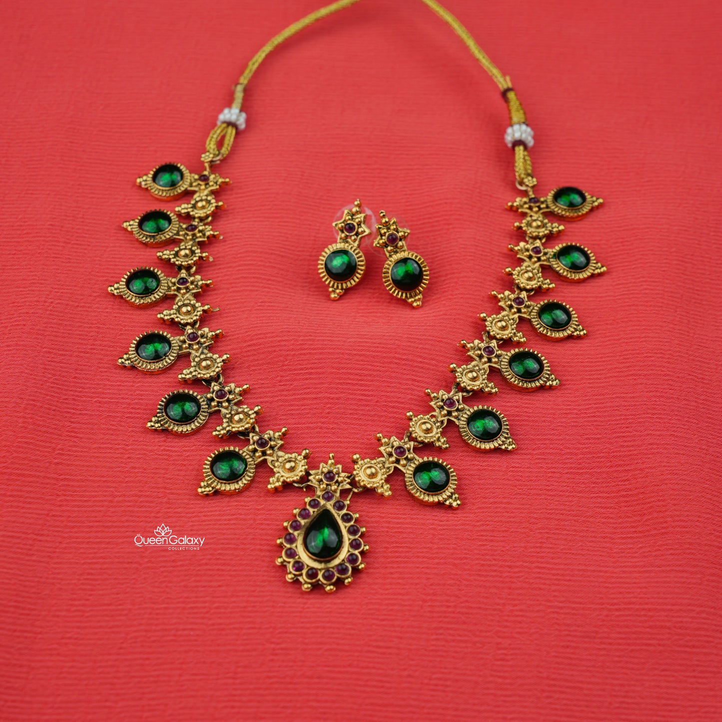 Antique Palakka Necklace with Stud