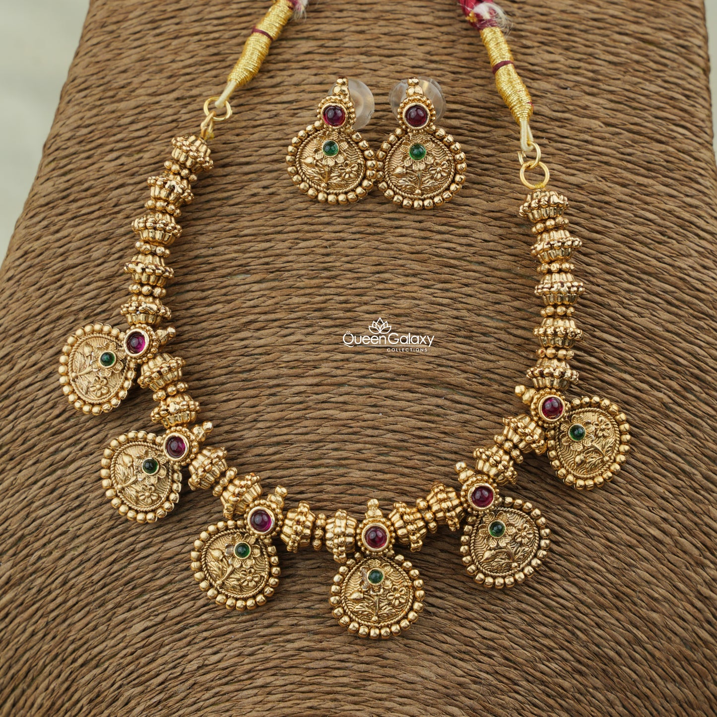 Antique Necklace With Stud