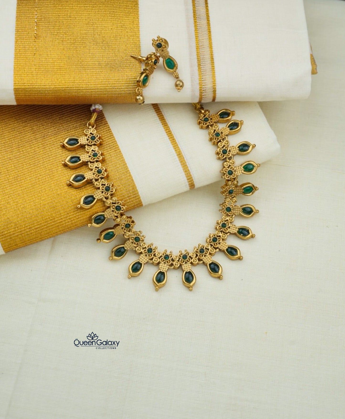 Antique Palakka Necklace Wih Stud
