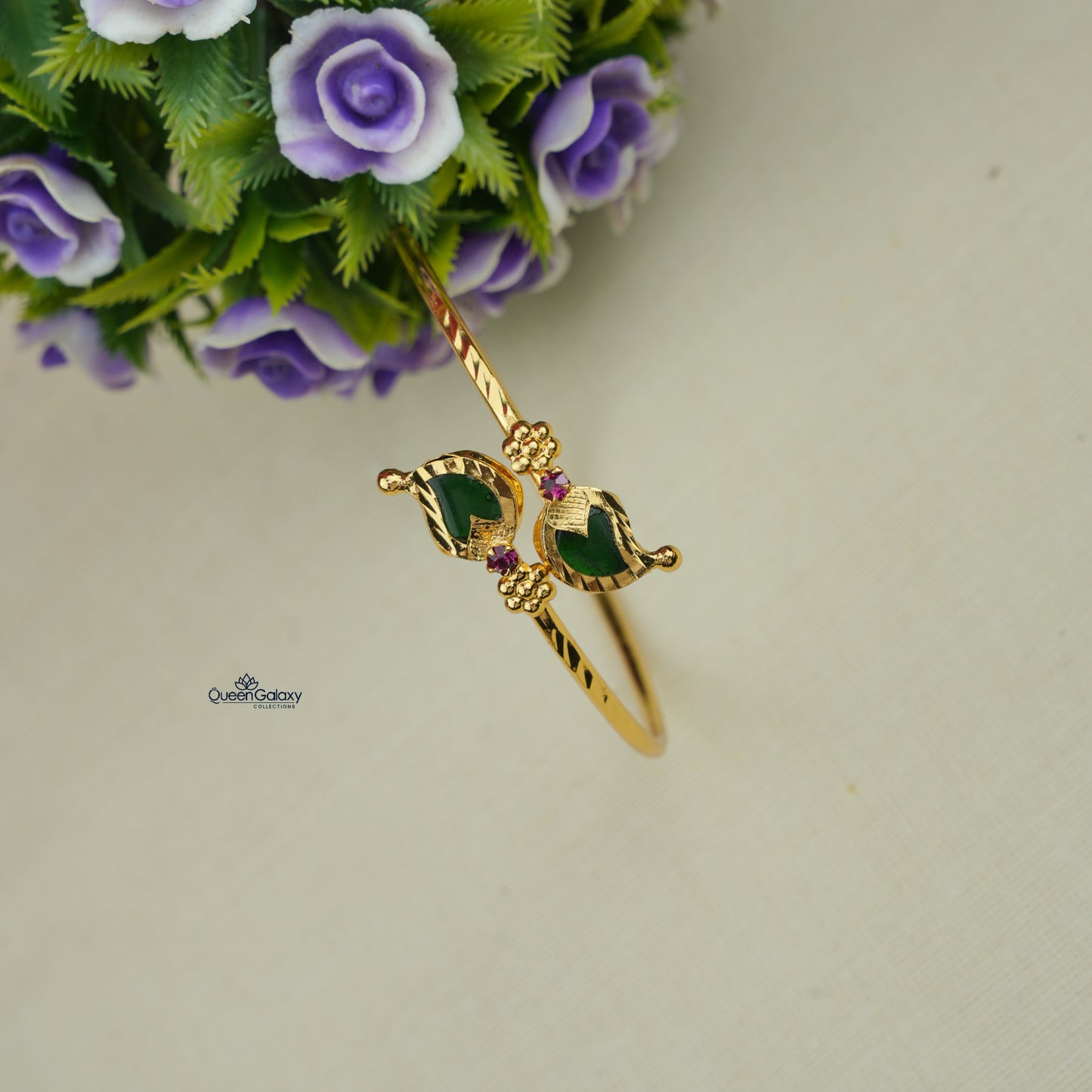 Goldplated Manga Lock Bangles