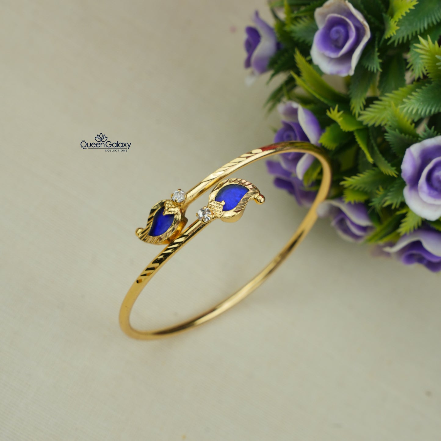 Goldplated Manga Lock Bangles