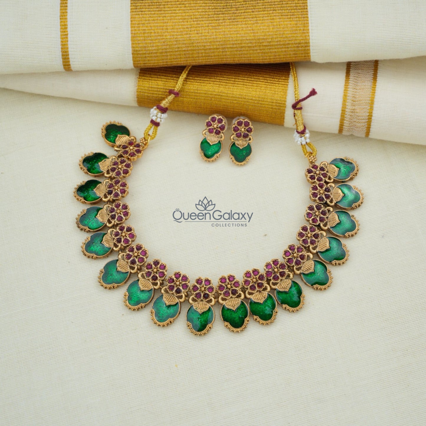 Antique Necklace With Stud