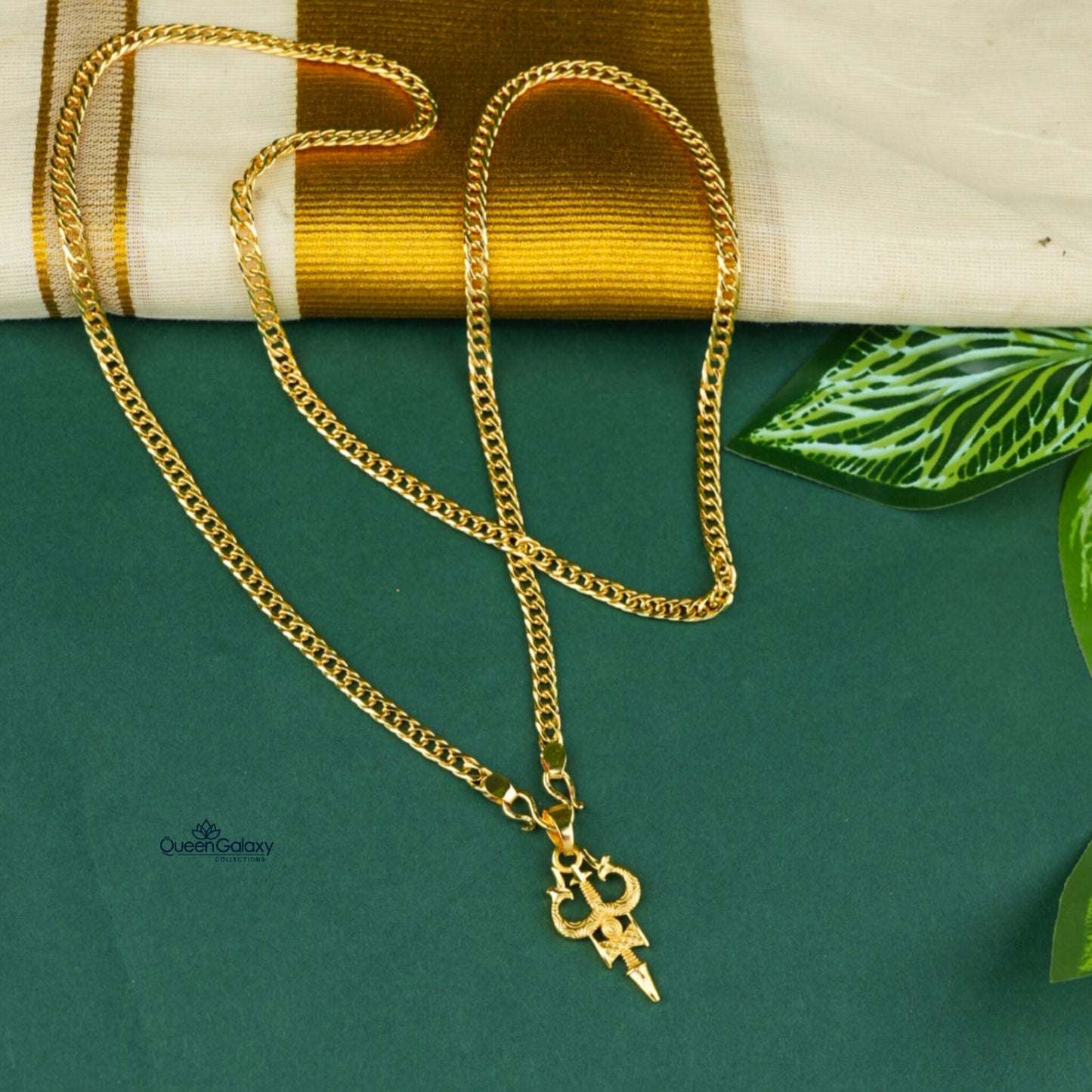 Goldplated Chain With Pendant