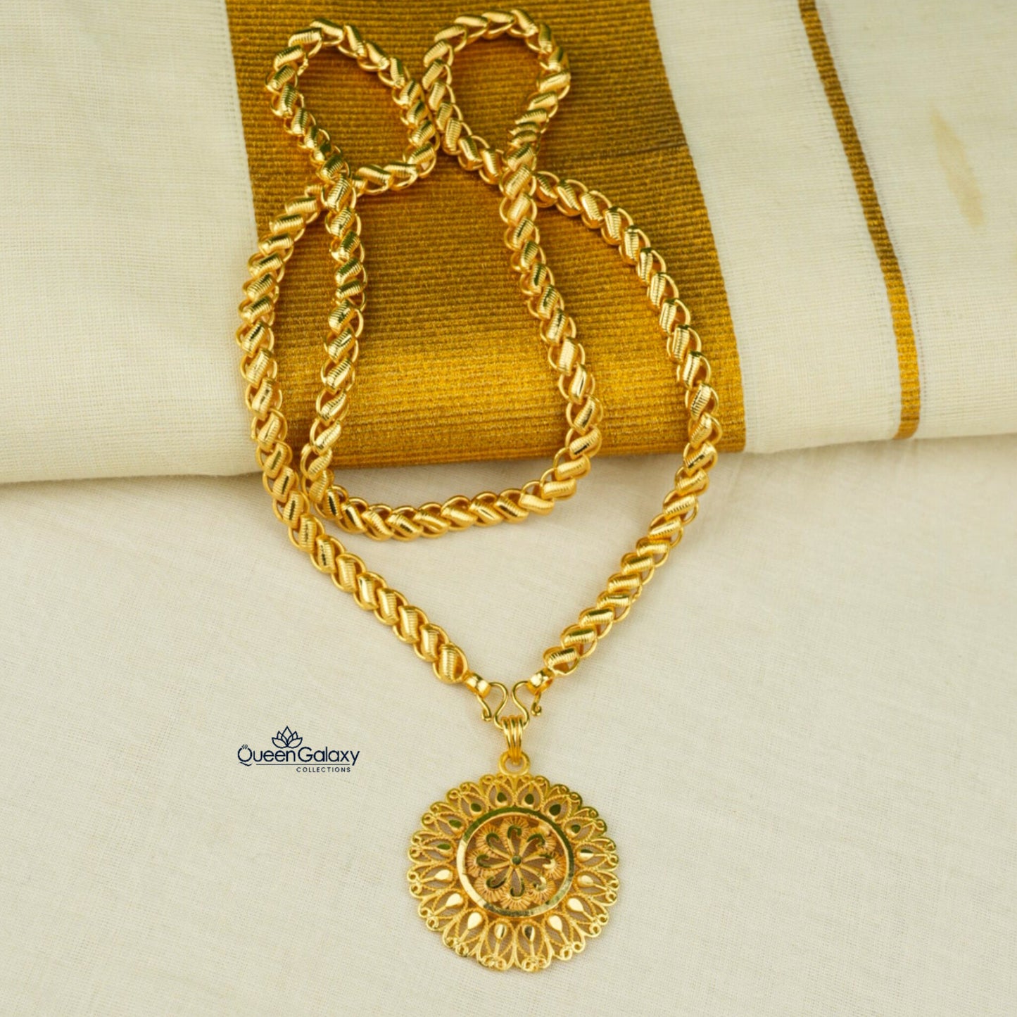 Goldplated Chain With Pendant