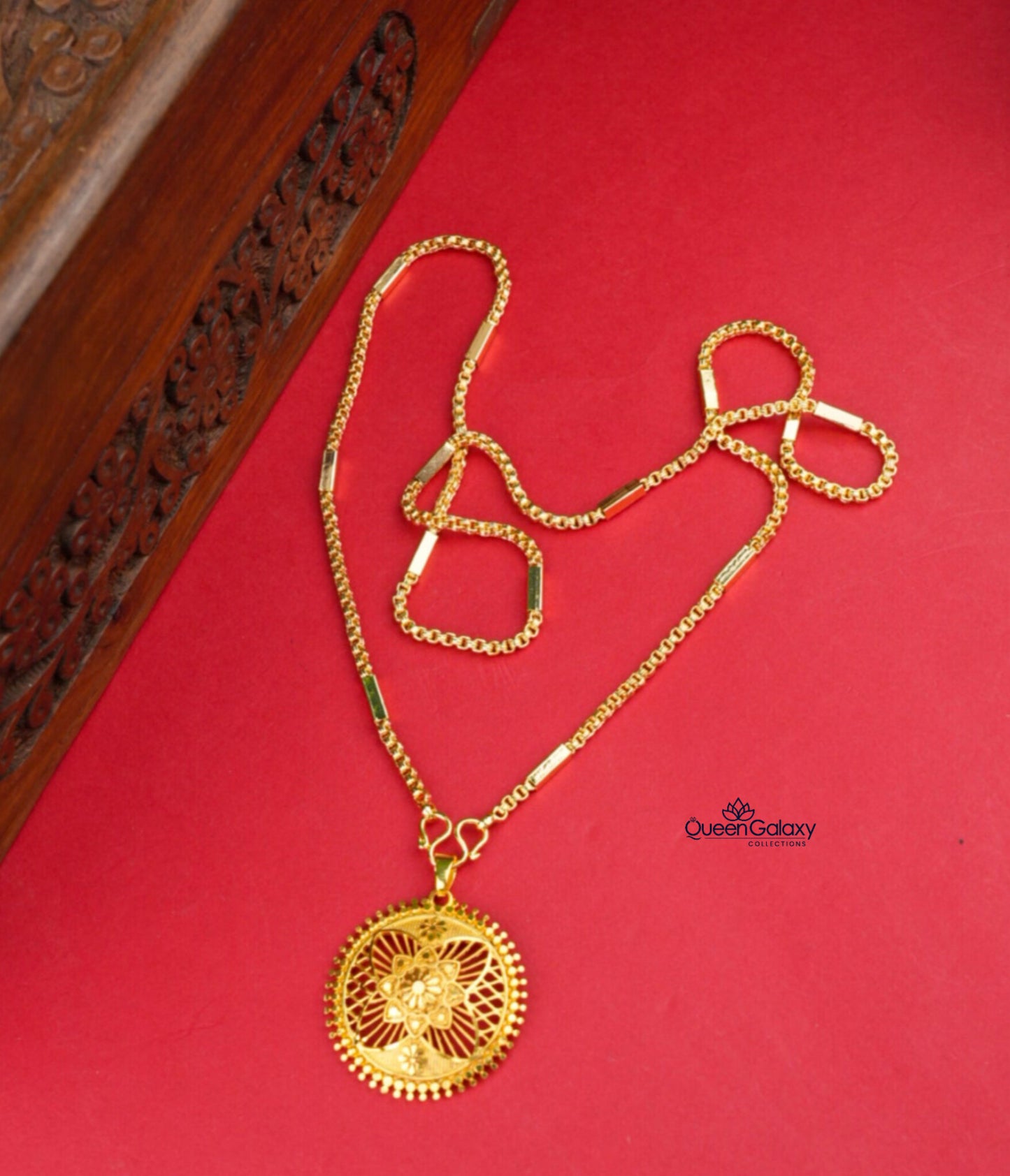 Goldplated Chain With Pendant