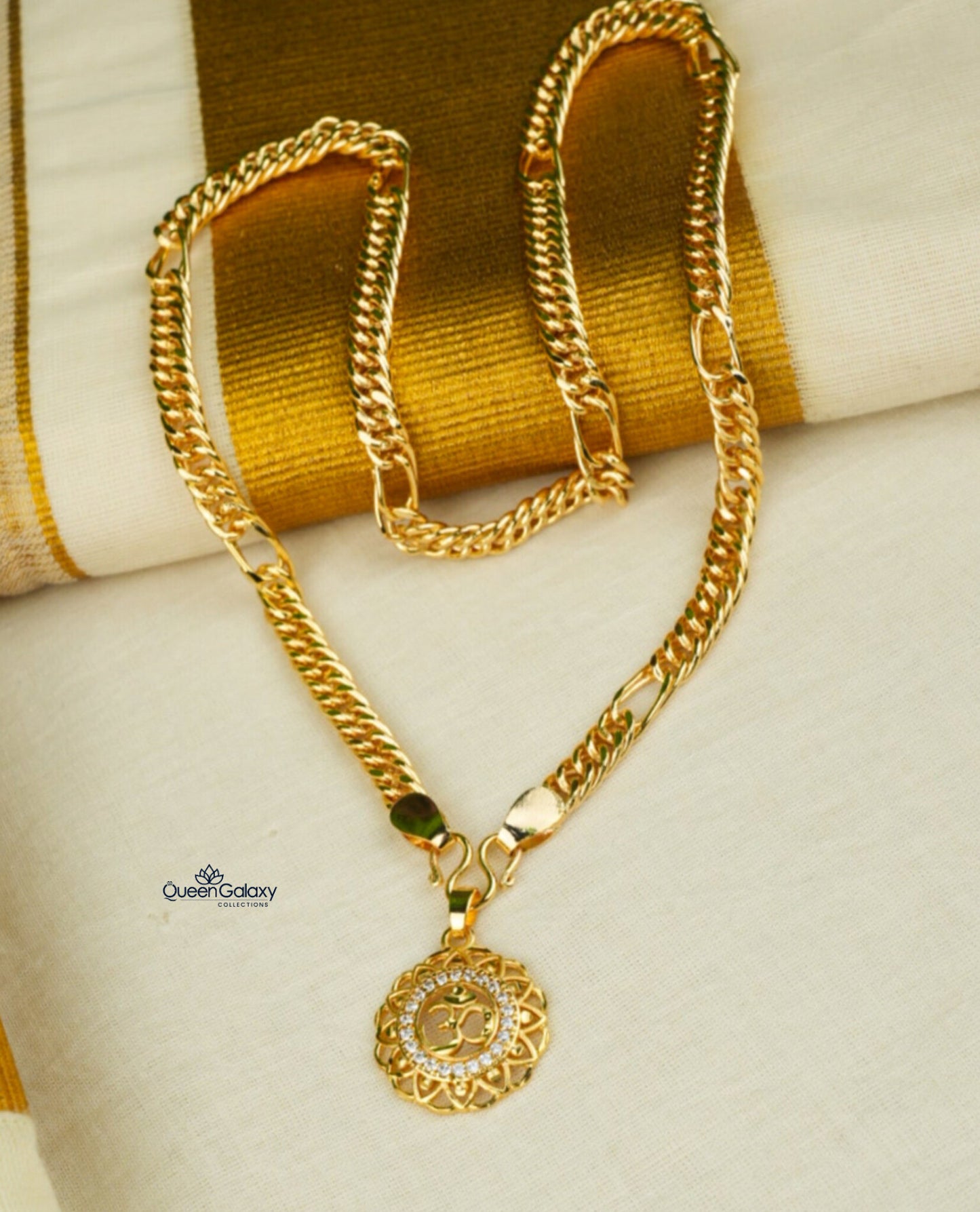 Goldplated Chain With Pendant