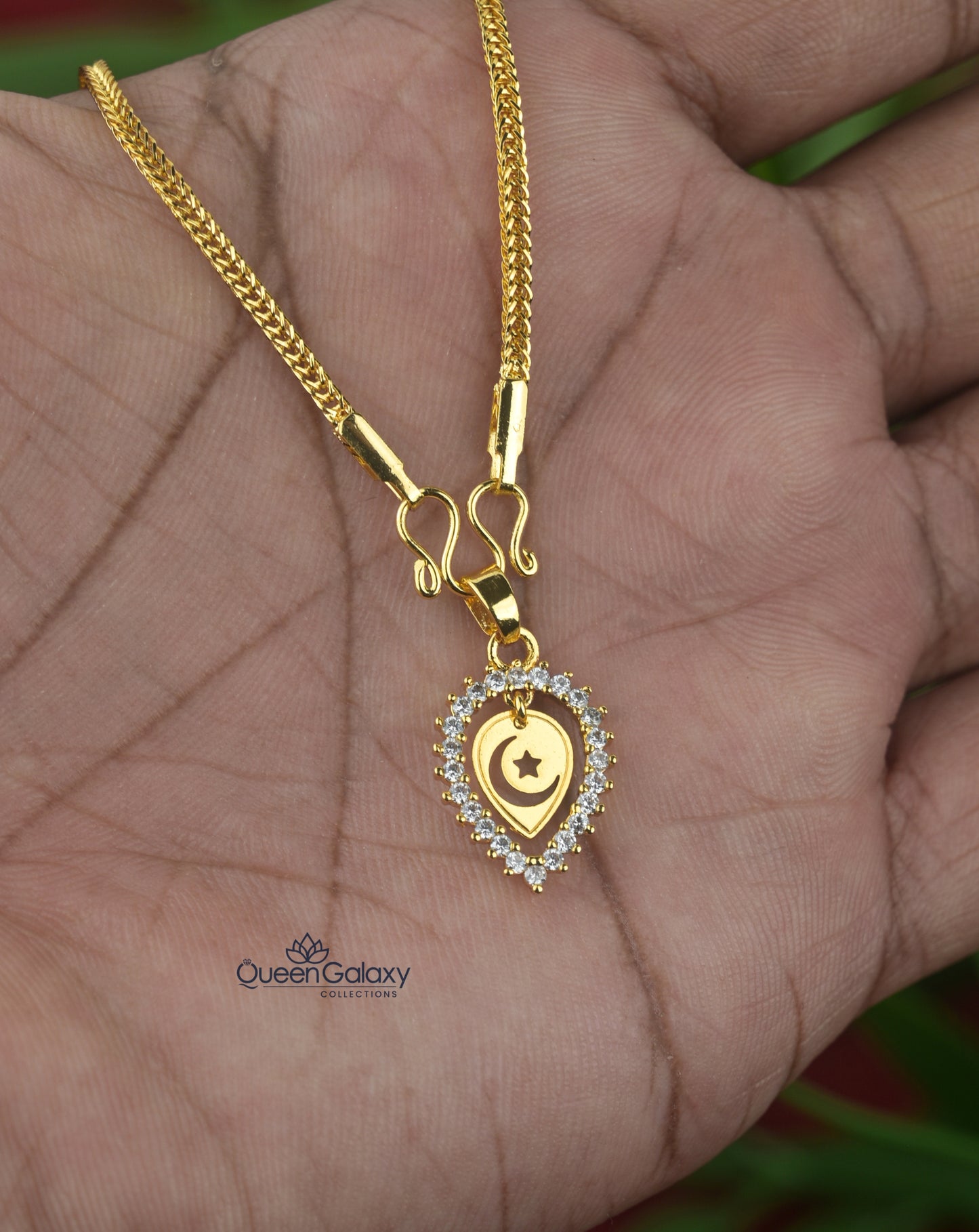 Goldplated Fox Chain With Diamond Look Thali