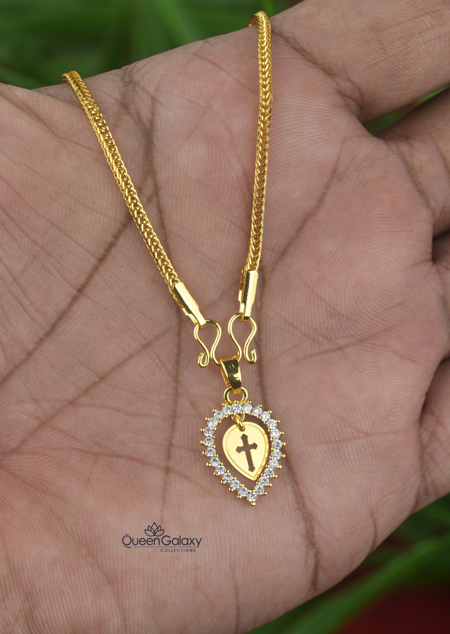 Goldplated Fox Chain With Diamond Look Thali