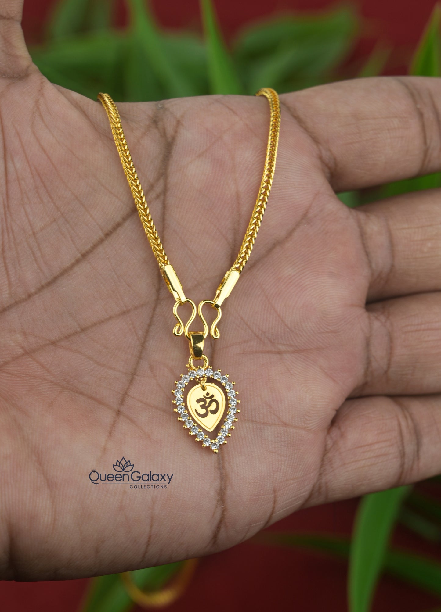 Goldplated Fox Chain With Diamond Look Thali