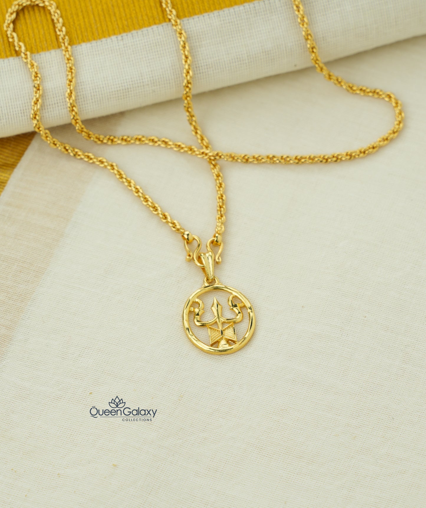 Goldplated Chain With Pendant