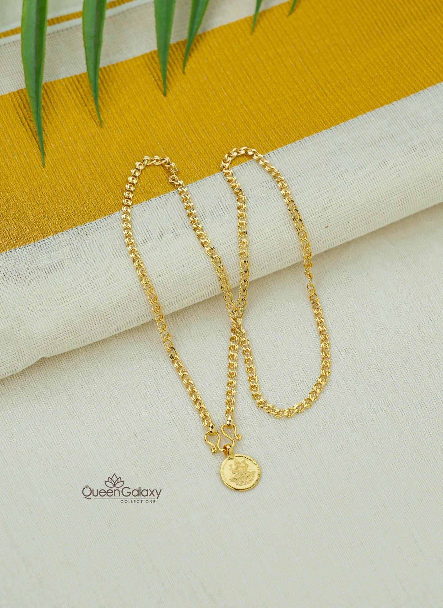 Goldplated Chain With Pendant