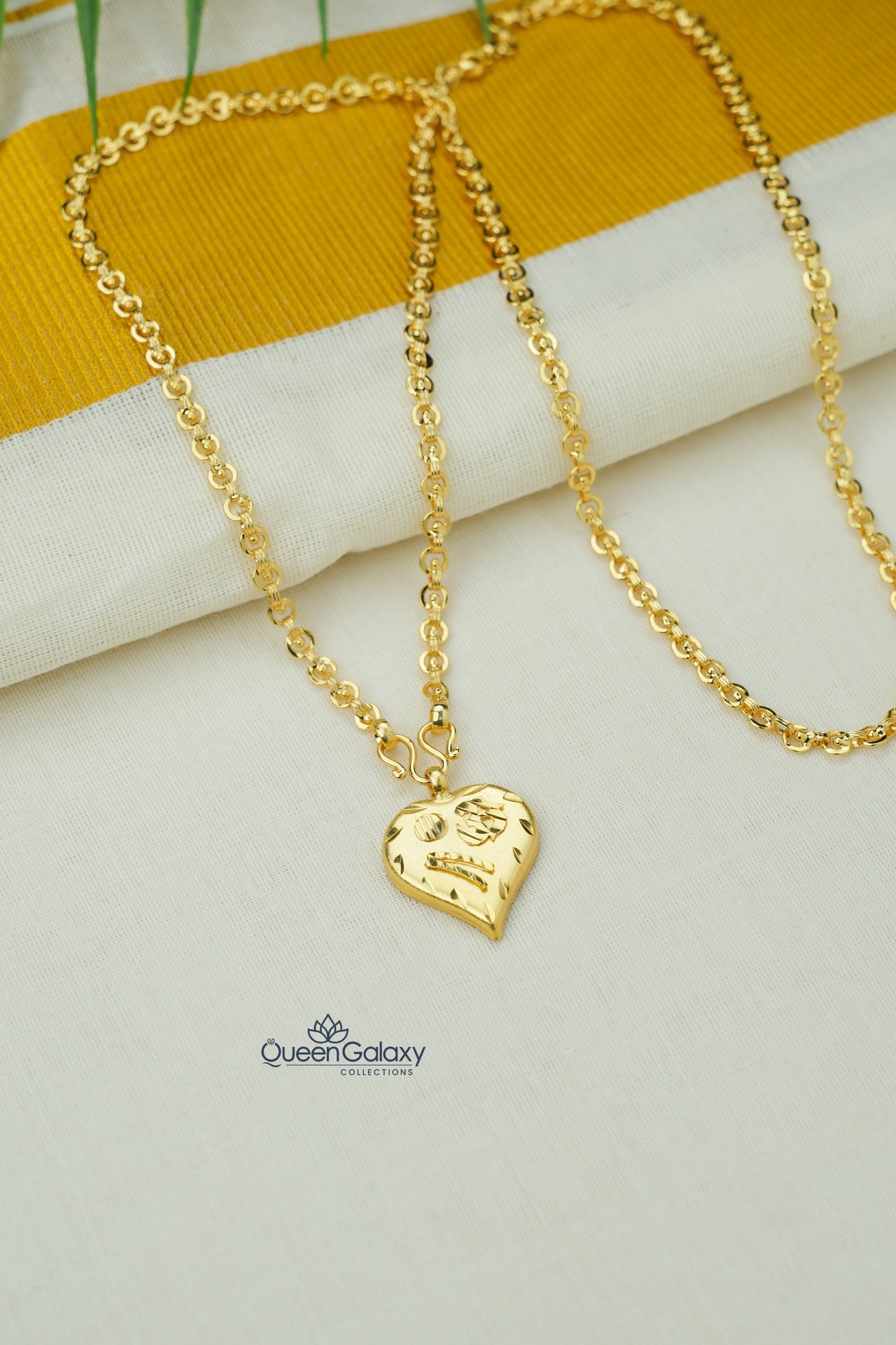 Goldplated Chain With Pendant