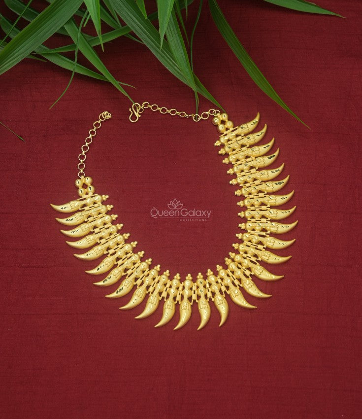 Goldplated Mango Necklace