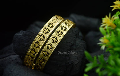 Goldplated Bangles