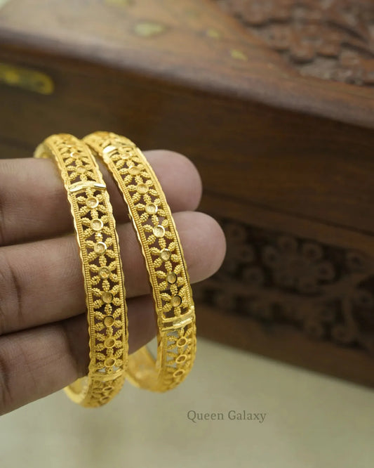Goldplated Bangles