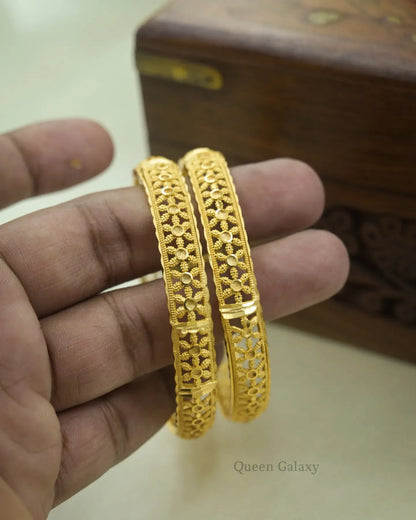 Goldplated Bangles