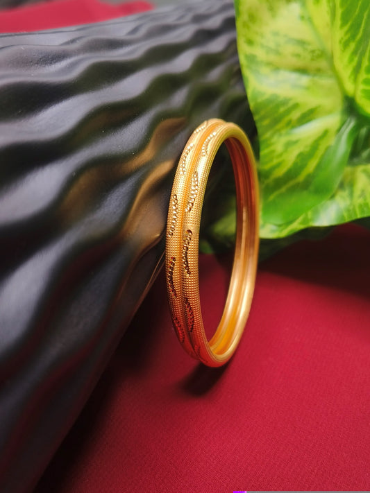 Goldplated pipe bangles