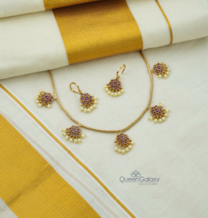 Antique Necklace With Stud