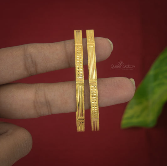 Goldplated light weight Bangles