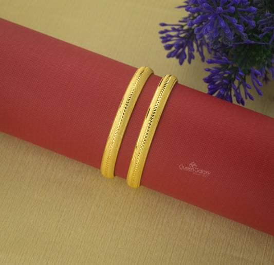 Goldplated bangles