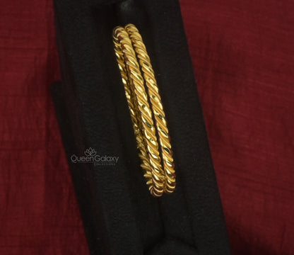 Goldplated Bangles