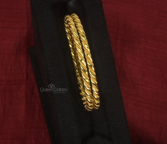 Goldplated Bangles