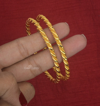 Goldplated Bangles