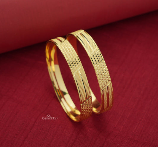 Goldplated Bangles
