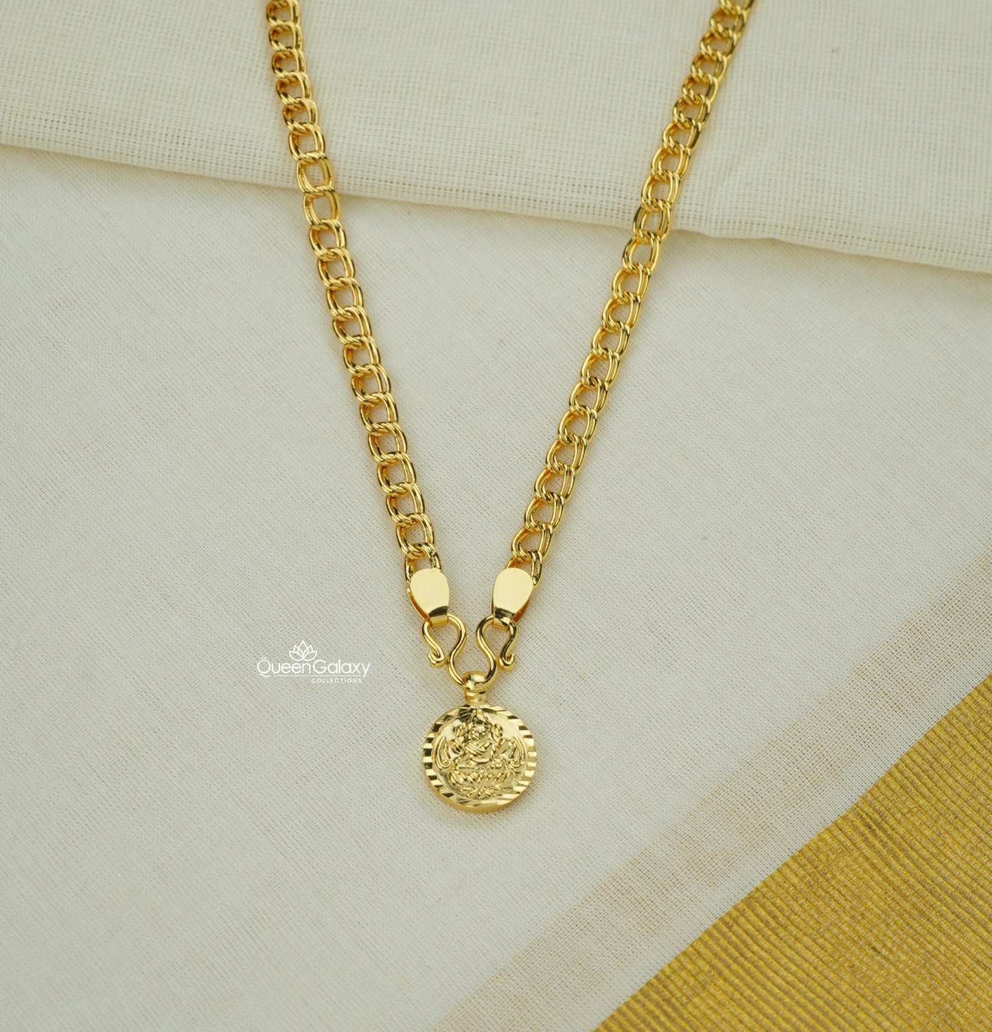 Goldplated Chain With Pendant
