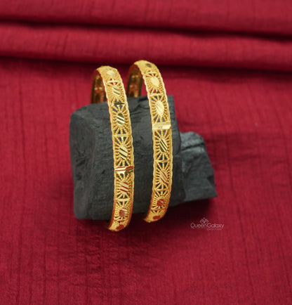 Goldplated Bangles