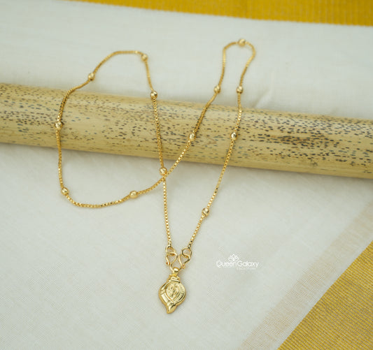 Gold-plated chain with leaf-style thali pendant – Queen Galaxy Collections