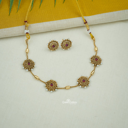 Antique Choker With Stud