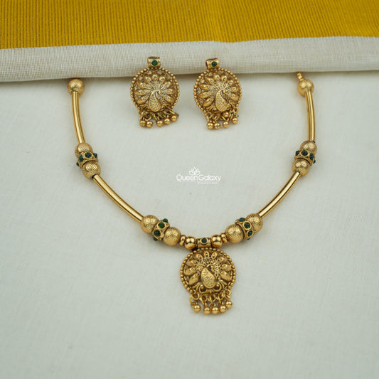 Antique Necklace With Stud