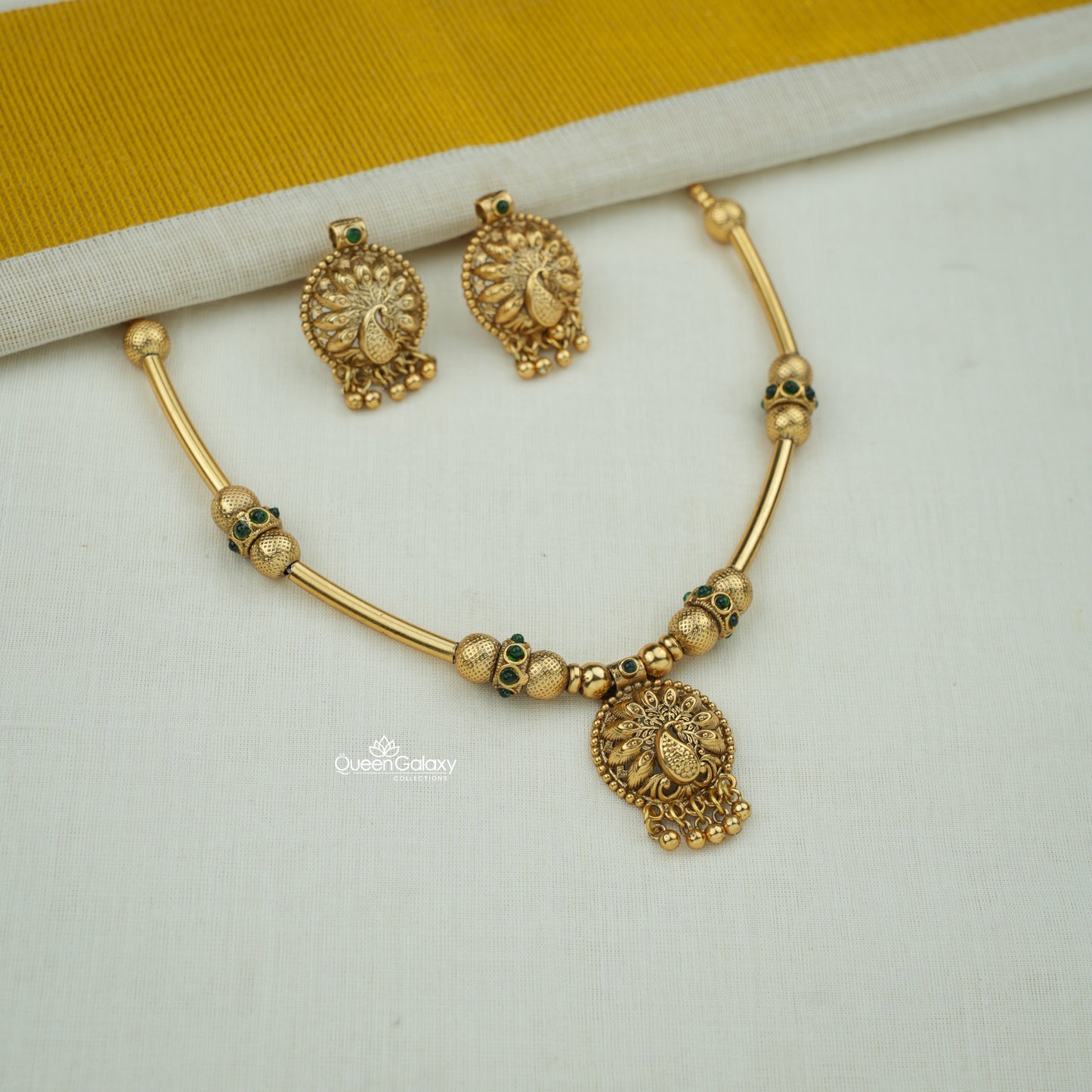 Antique Necklace With Stud