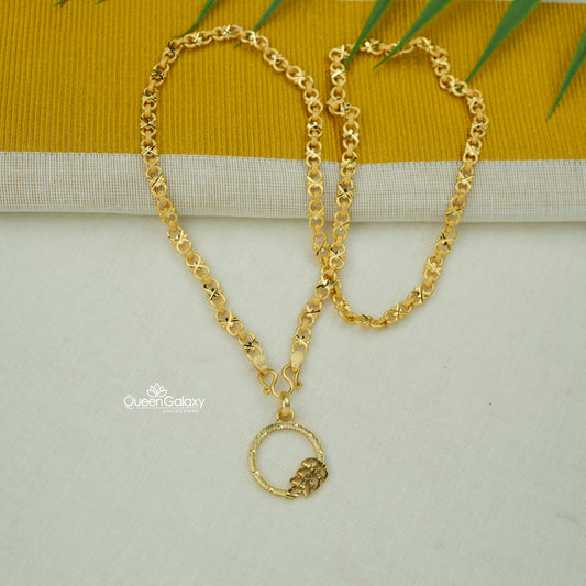 Gold plated chain with round pendant and leaf detail – Queen Galaxy Collections
