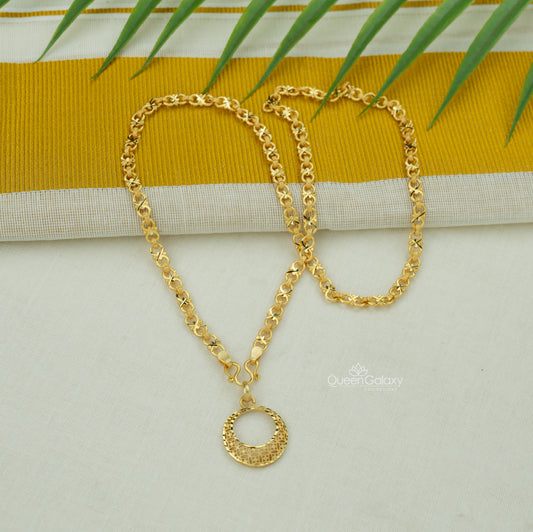 Gold plated chain with round cut-out pendant