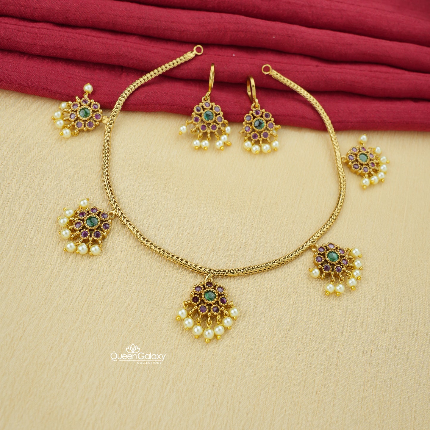 Antique Necklace With Stud