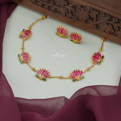 Antique Lotus Necklace With Stud